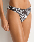 SEA LEVEL KASTELLO CROSS FRONT MULTIFIT BRA + SPORTY MID PANT SET