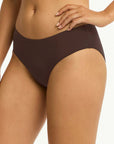 SEA LEVEL ESSENTIALS EDIT CROSS FRONT MULTIFIT BRA + MID PANT SET