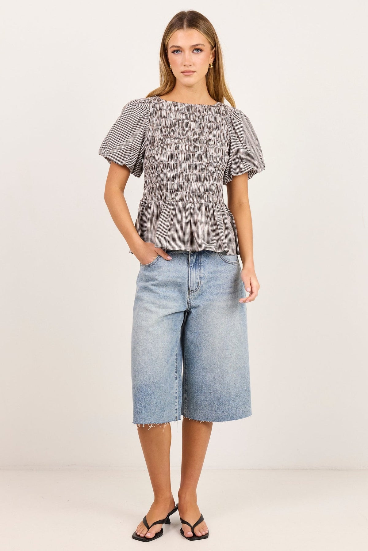 STORIES BE TOLD ARTIFACT MINI GINGHAM SHIRRED BUBBLE SLEEVE TOP