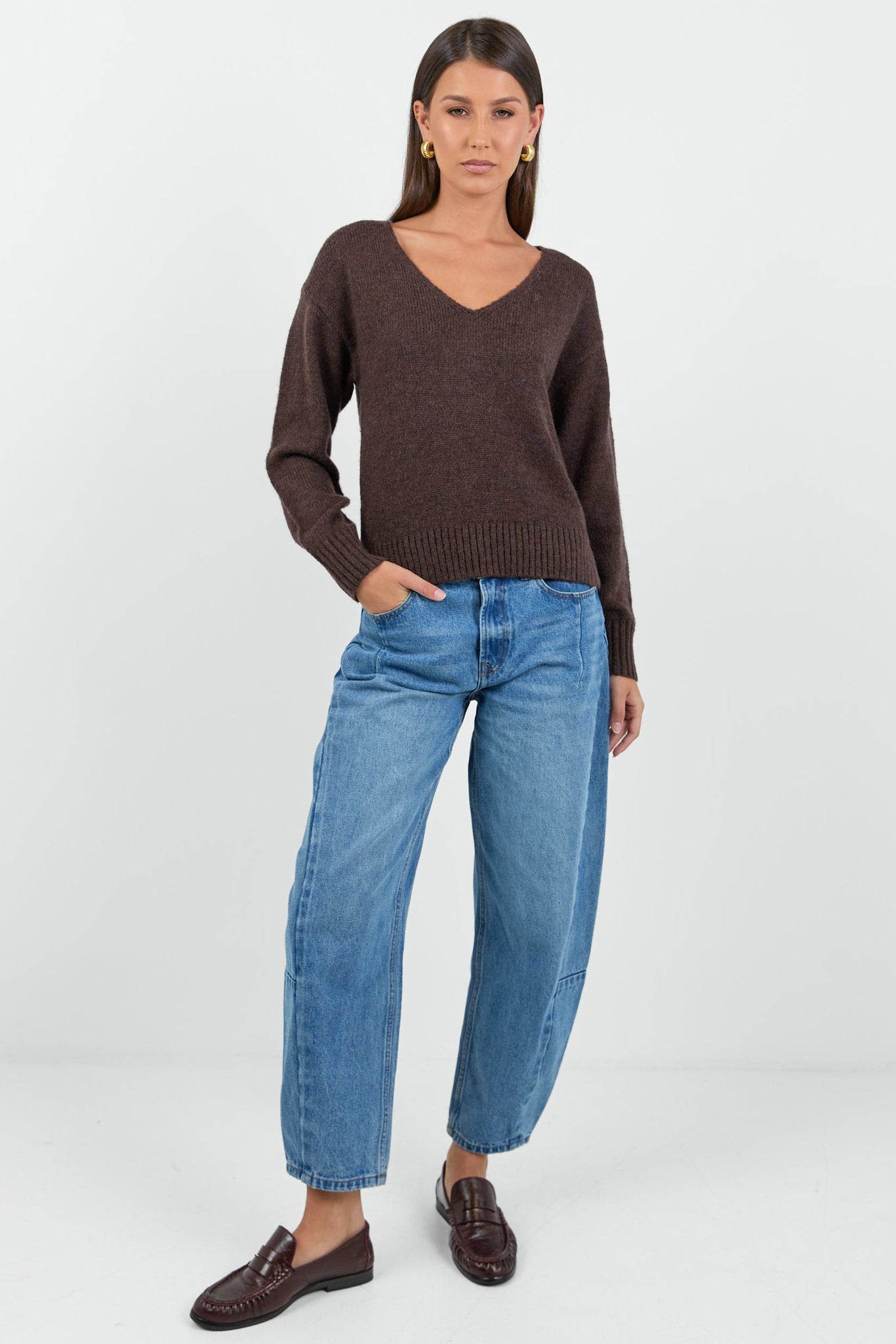 STORIES BE TOLD CLIQUE CHOCOLATE V NECK JUMPER