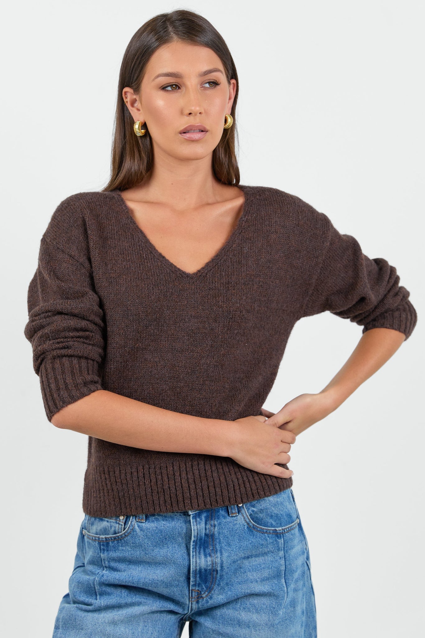 STORIES BE TOLD CLIQUE CHOCOLATE V NECK JUMPER