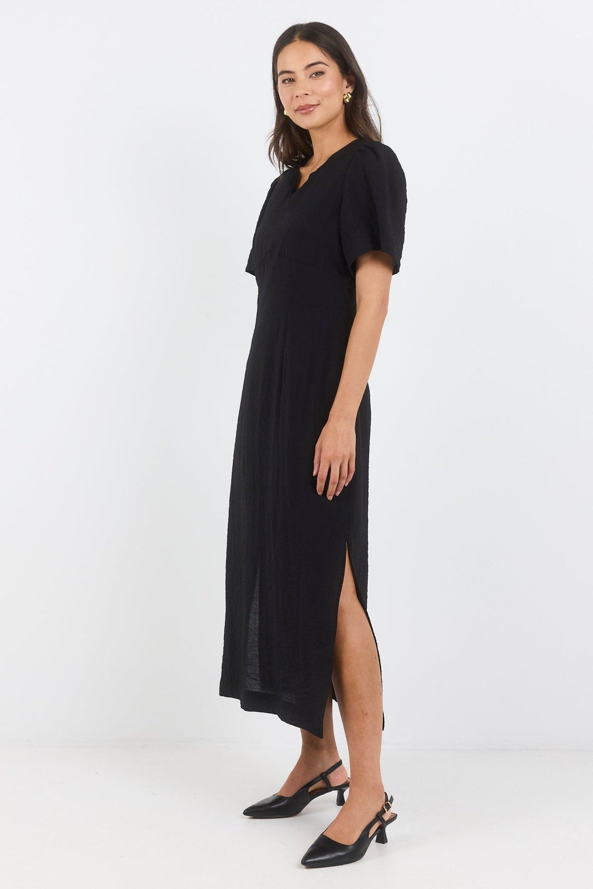 STORIES BE TOLD COMMEND SHAPED SHORT SLEEVE MAXI DRESS