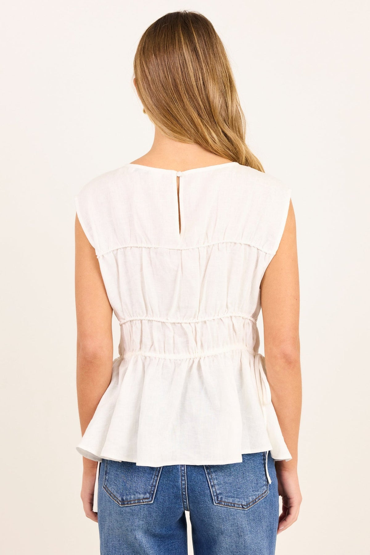 STORIES BE TOLD CONTEXT LINEN RELAXED SLEEVELESS TOP