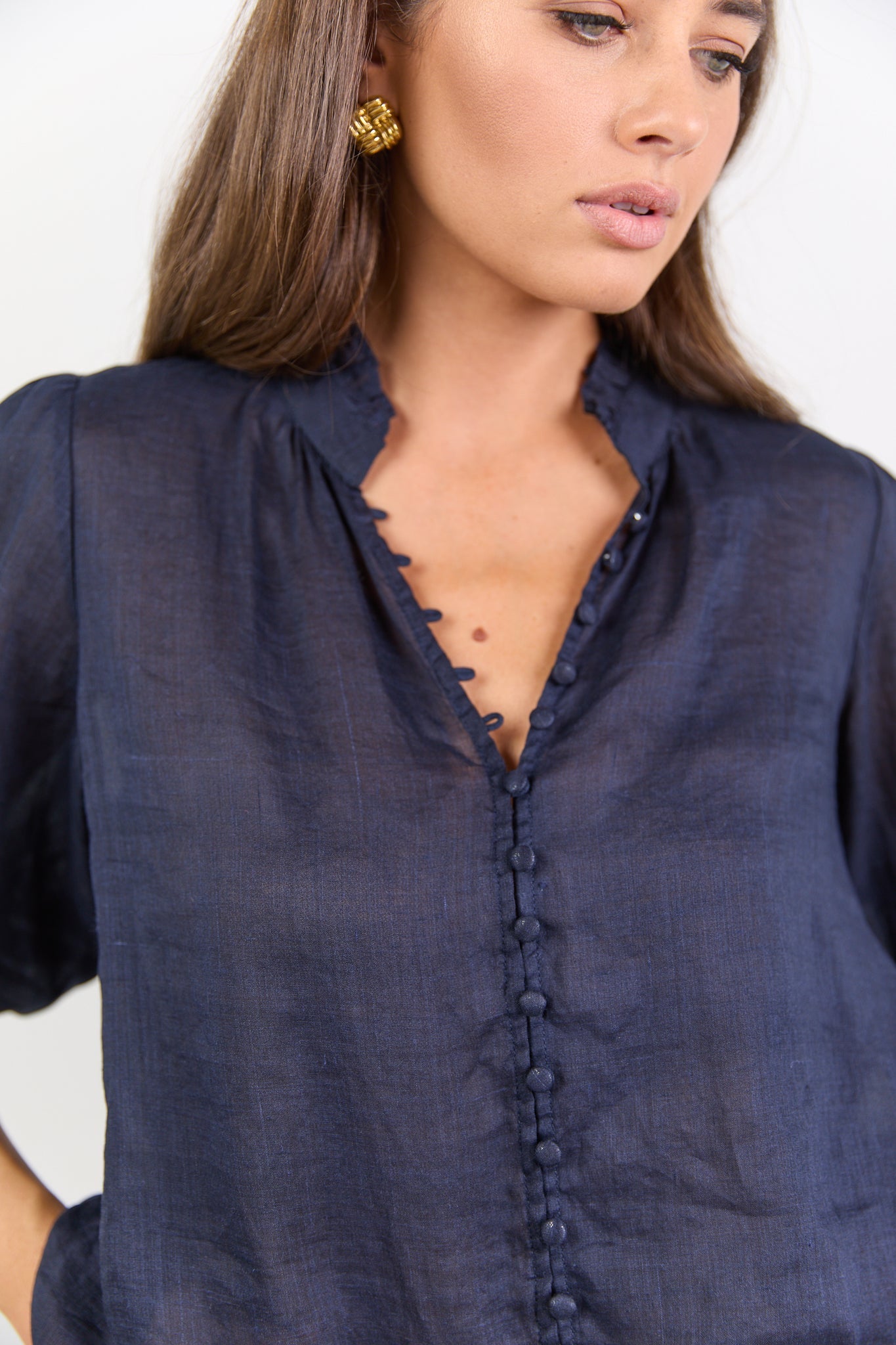 IVY + JACK CONTINUANCE RAMIE HIGH NECK BUTTONED SS TOP