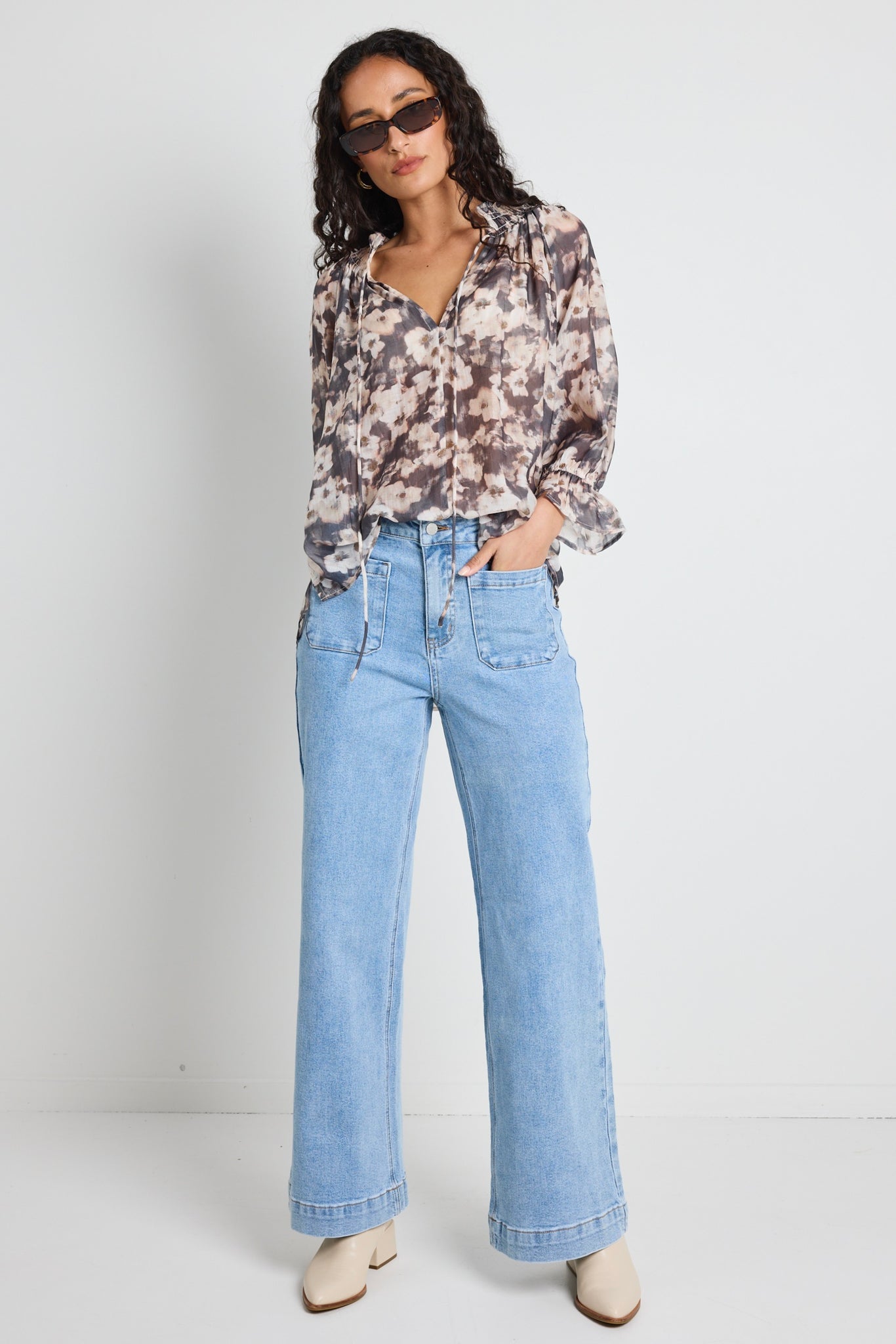 AMONG THE BRAVE EXPEDITION FLROAL SHIRRED NECK SS TOP