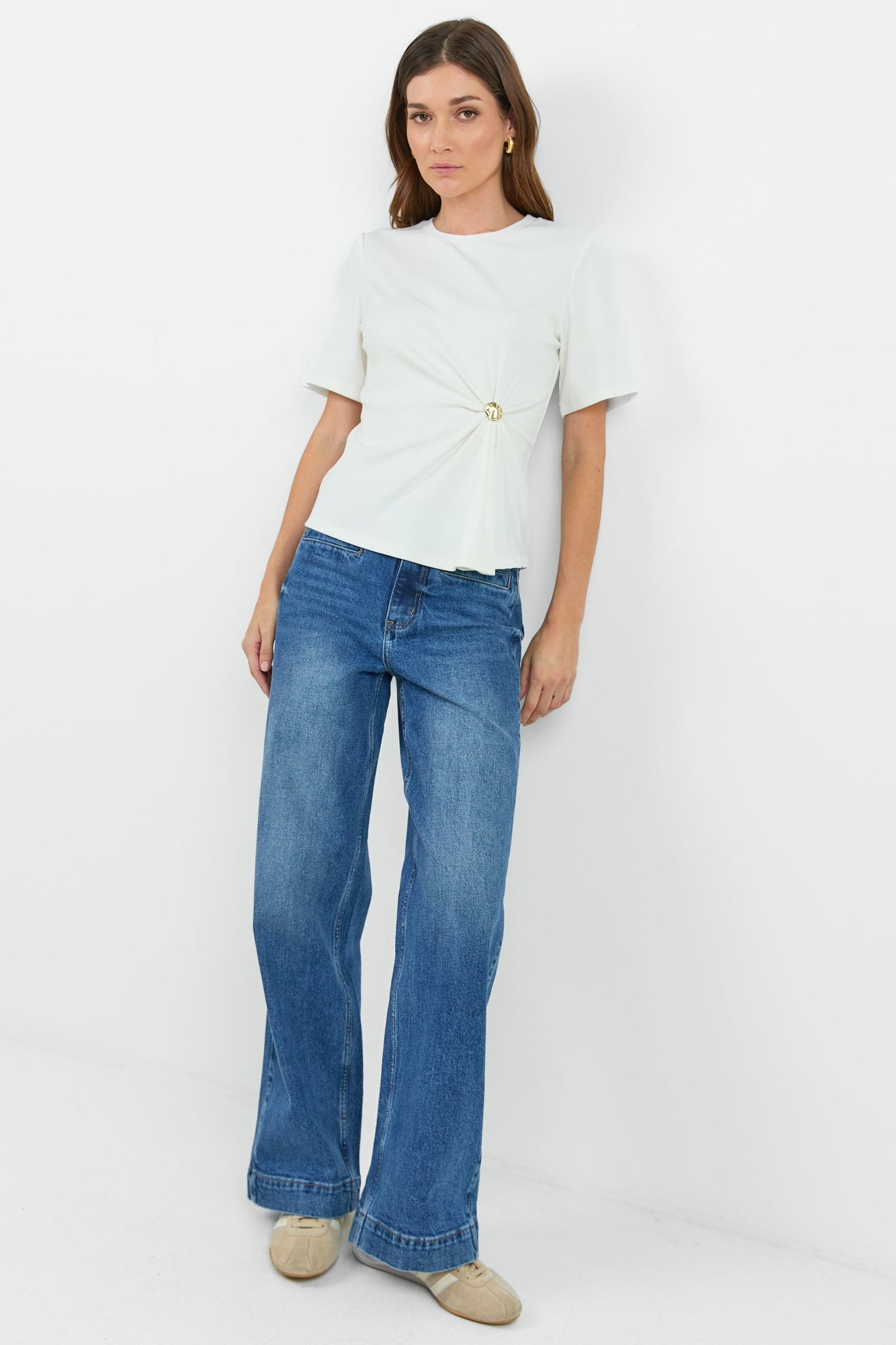 STORIES BE TOLD HELM WAIST BUCKLE SHORT SLEEVE TEE