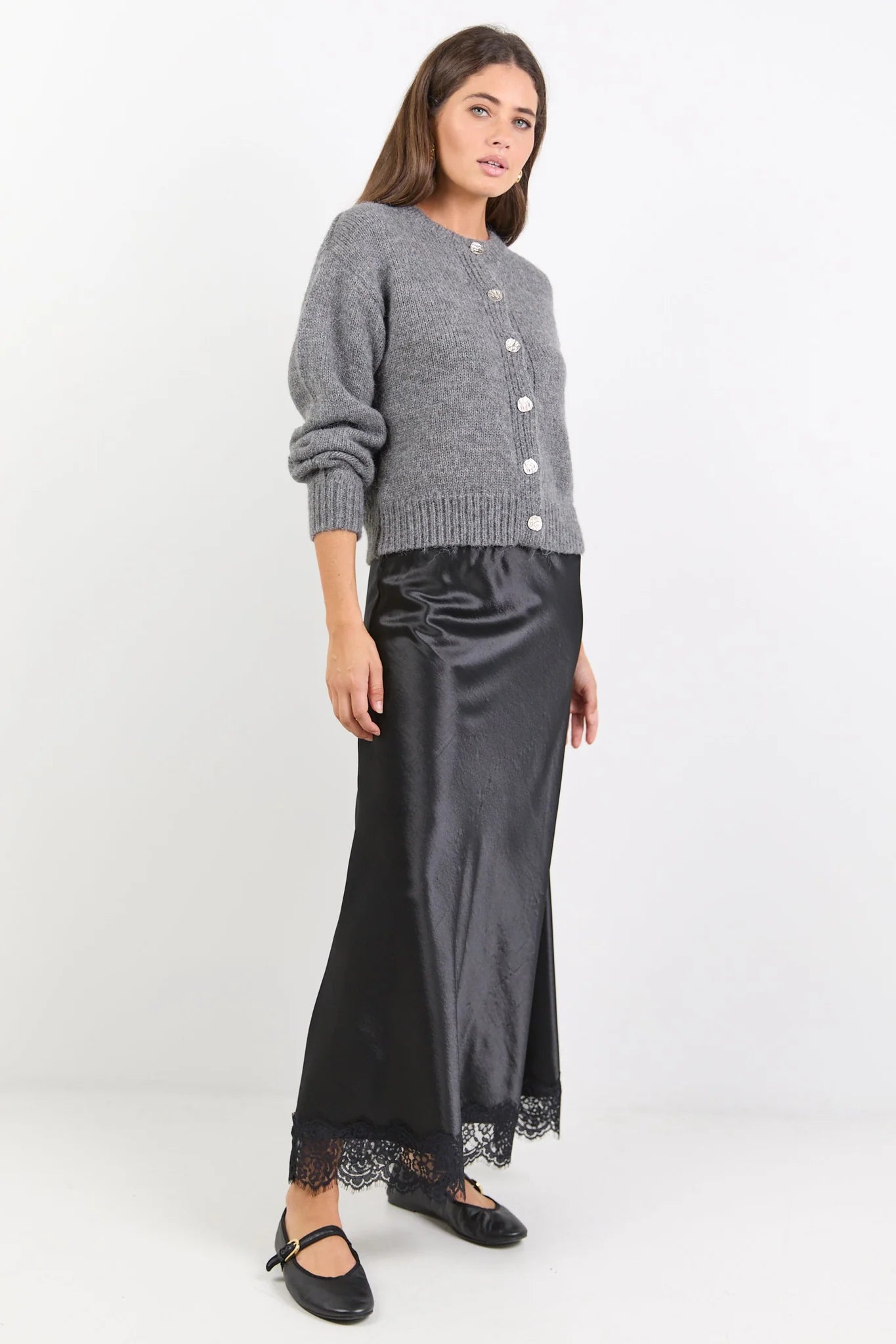 AMONG THE BRAVE MIRAGE FLUFFY CREWNECK CARDIGAN