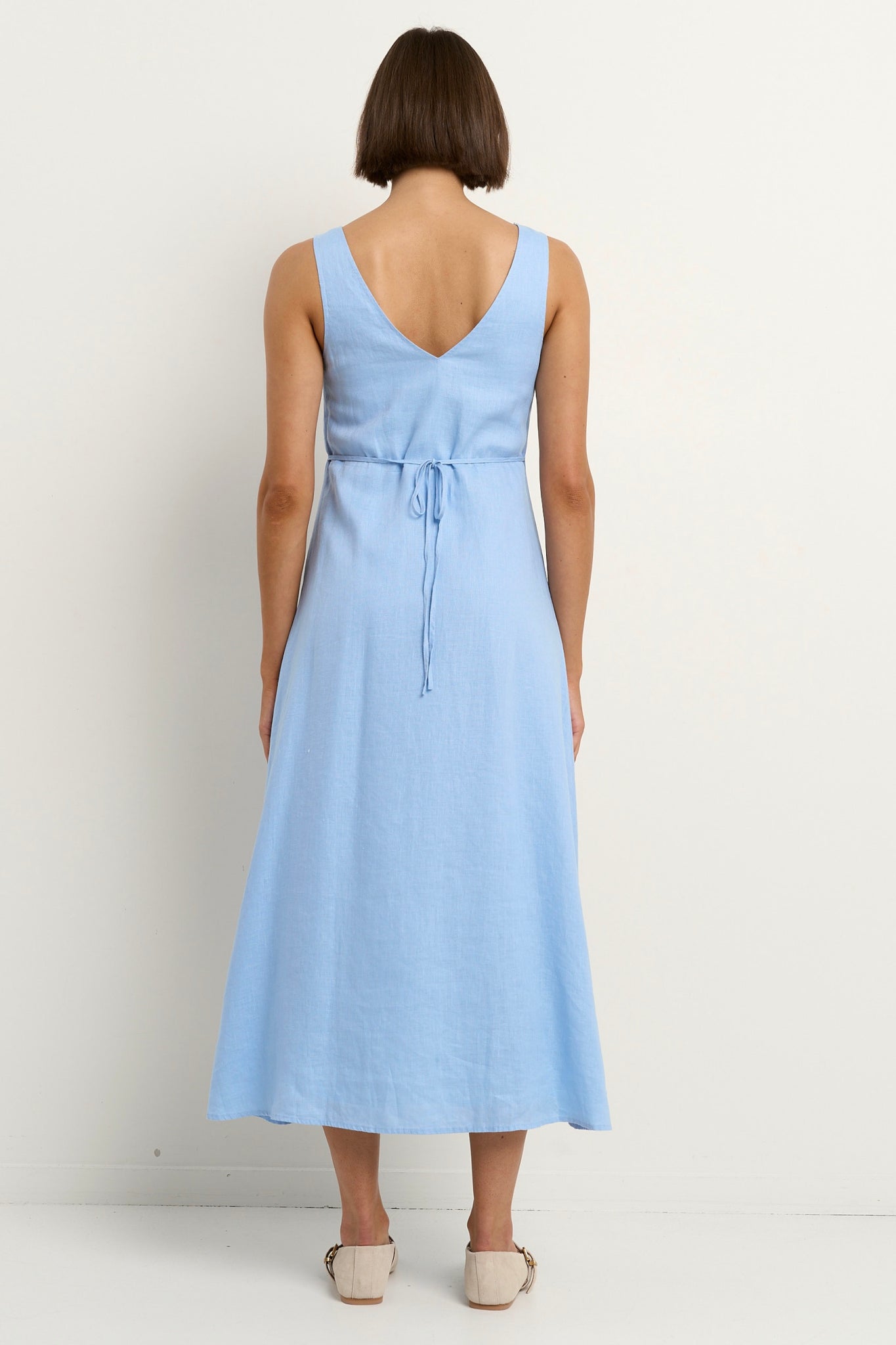 AMONG THE BRAVE PANAMA LINEN SLEEVELESS SBUTTON FRONT MIDI DRESS