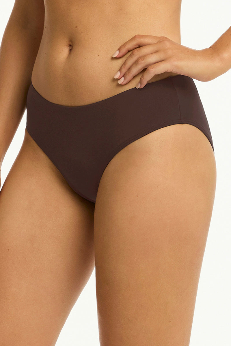 SEA LEVEL ESSENTIALS EDIT CROSS FRONT MULTIFIT BRA + MID PANT SET