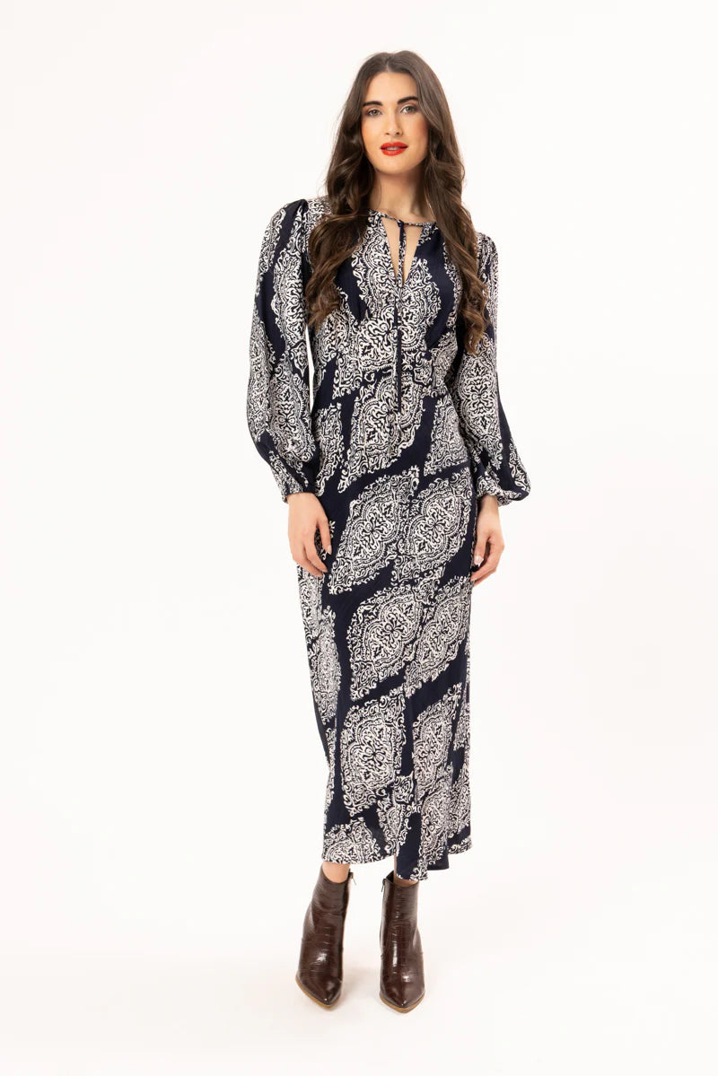 SEEKING LOLA ELEGANT DRESS - NAVY WHISPER