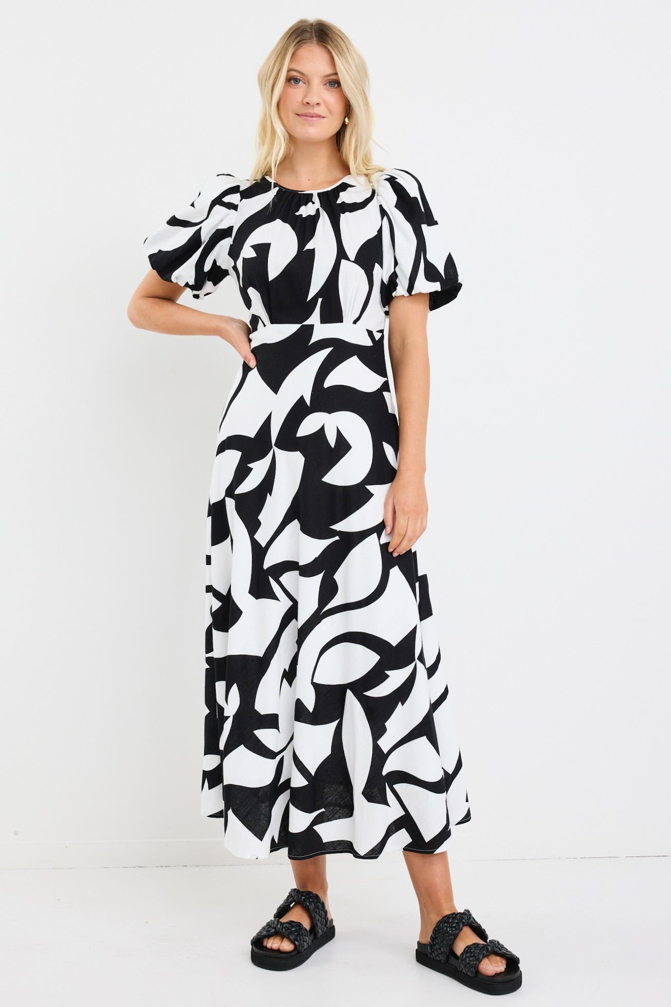 STORIES BE TOLD STAGE CUTOUT PRINT PUFF SLEEVE FLOATY MAXI DRESS