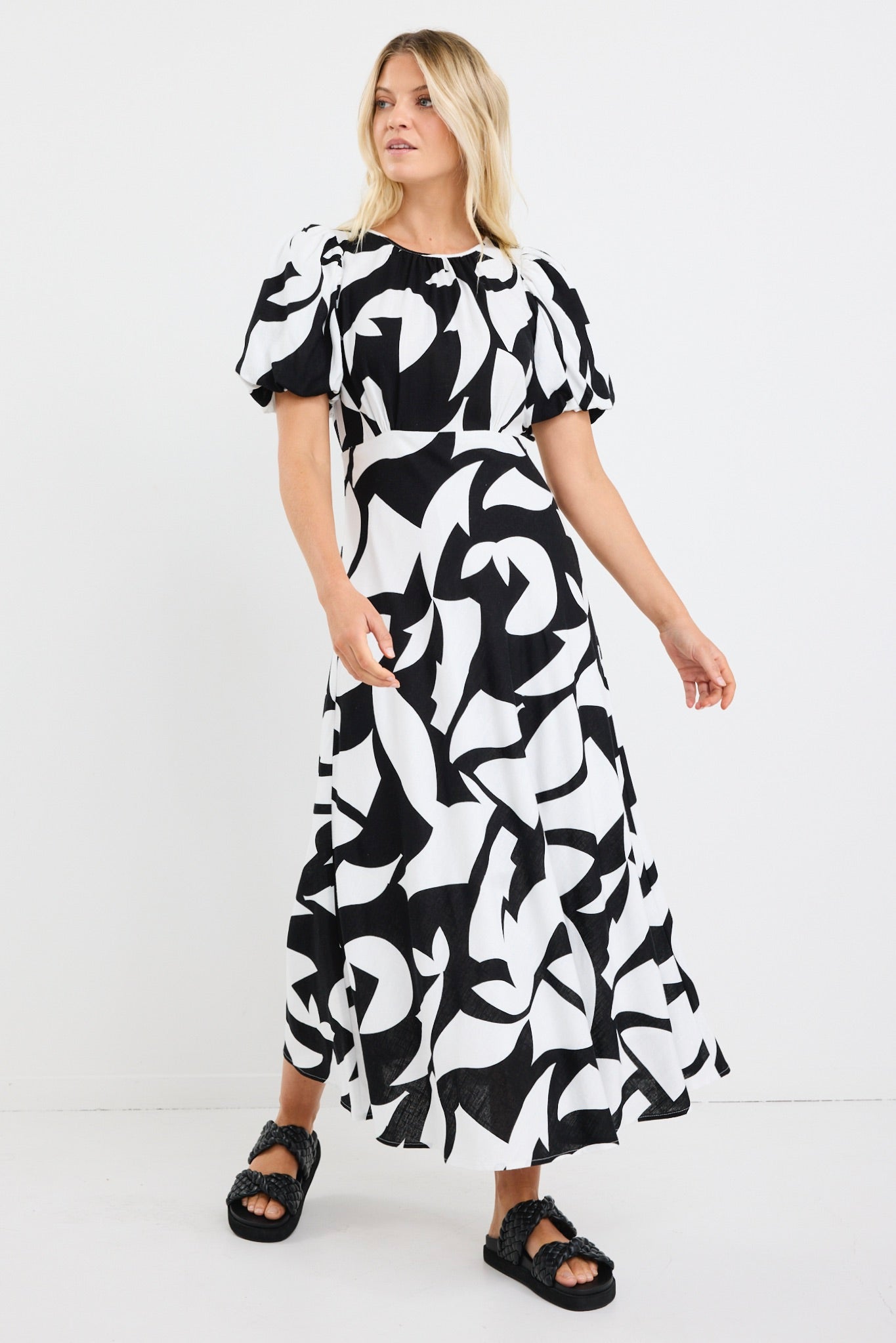 STORIES BE TOLD STAGE CUTOUT PRINT PUFF SLEEVE FLOATY MAXI DRESS