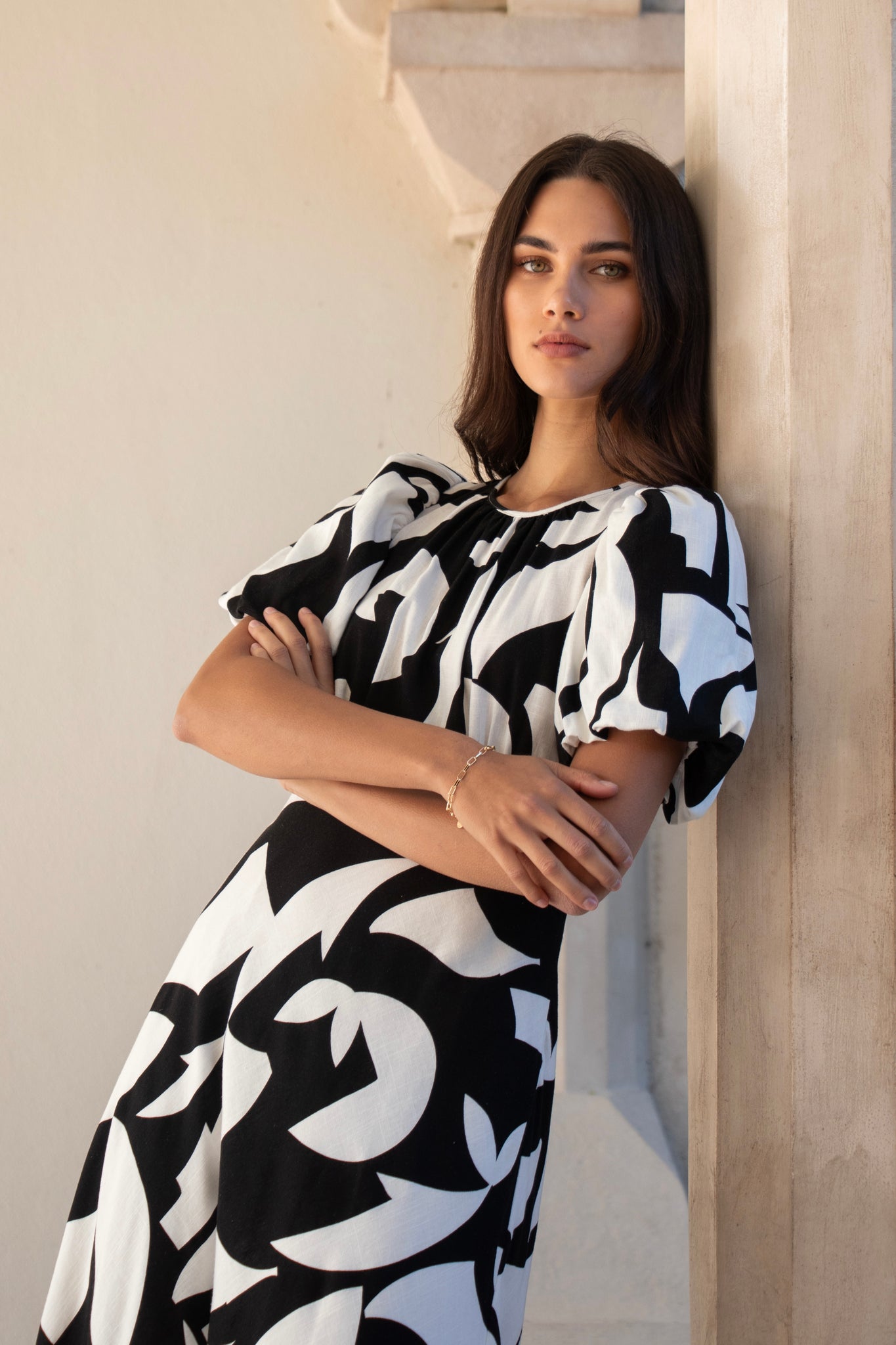 STORIES BE TOLD STAGE CUTOUT PRINT PUFF SLEEVE FLOATY MAXI DRESS