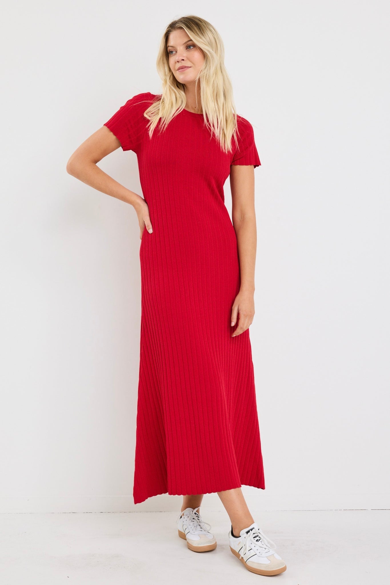 STORIES BE TOLD TAKEN SS CREWNECK KNIT MAXI DRESS