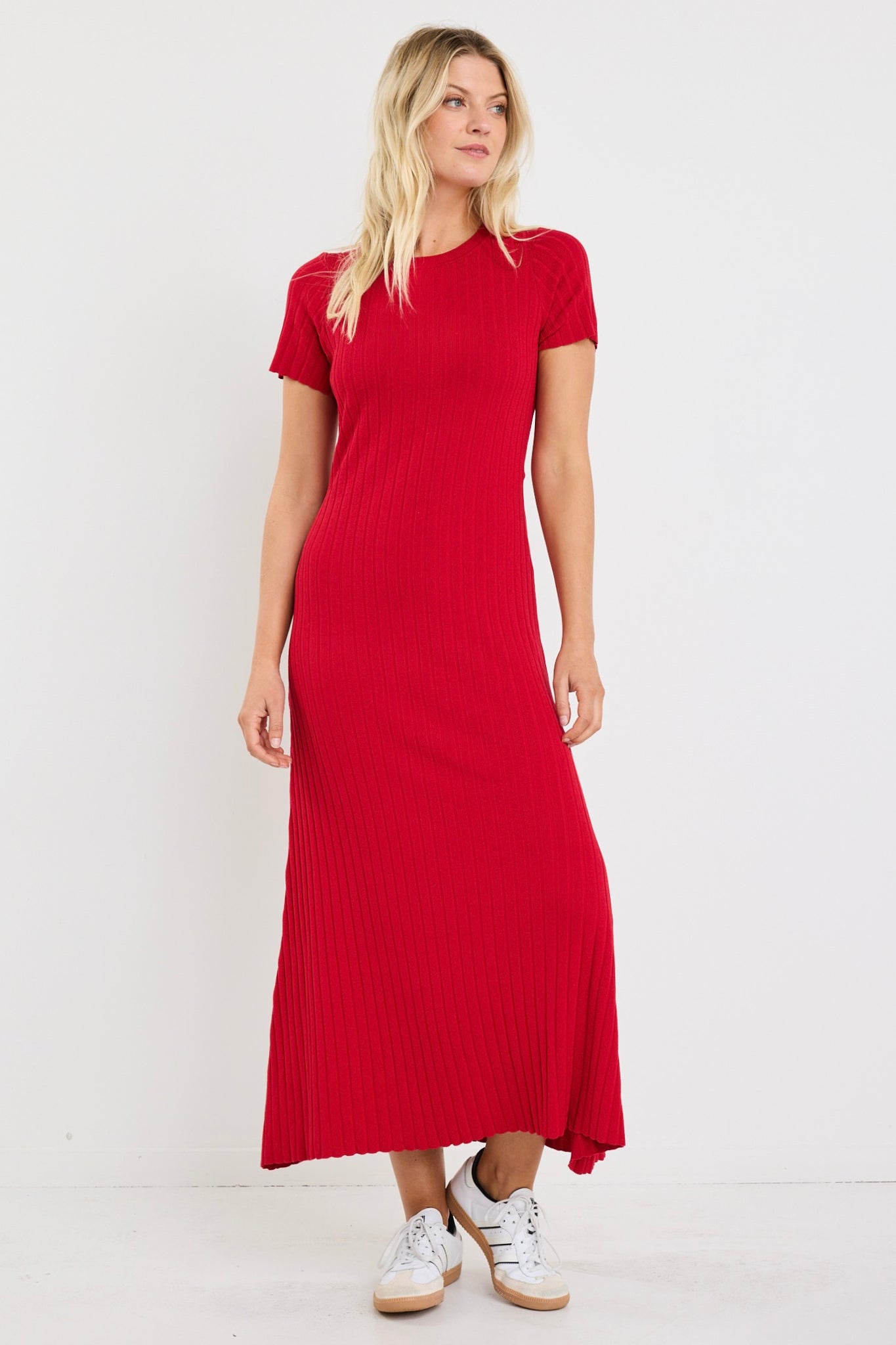 STORIES BE TOLD TAKEN SS CREWNECK KNIT MAXI DRESS