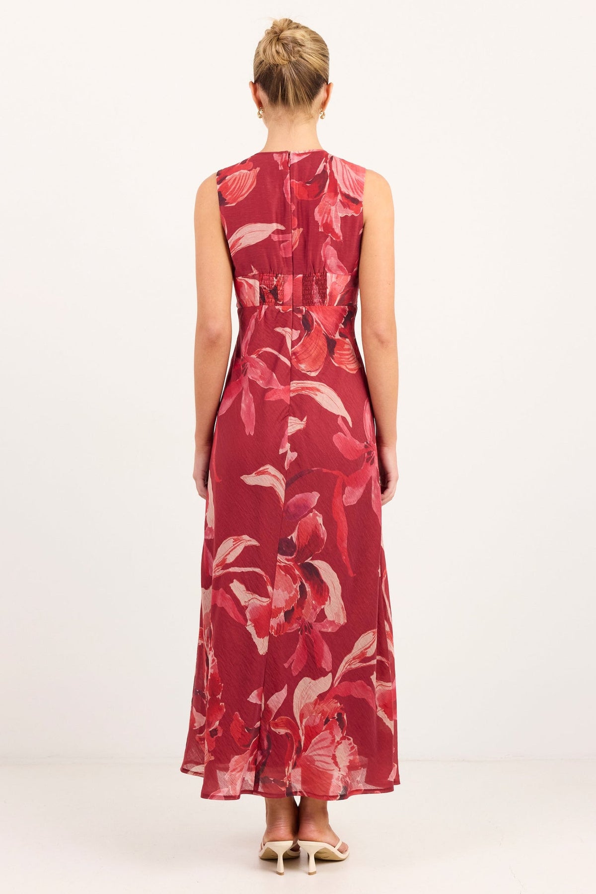 IVY + JACK TUCK PEONY SLEEVELESS PLEAT FRONT MAXI DRESS