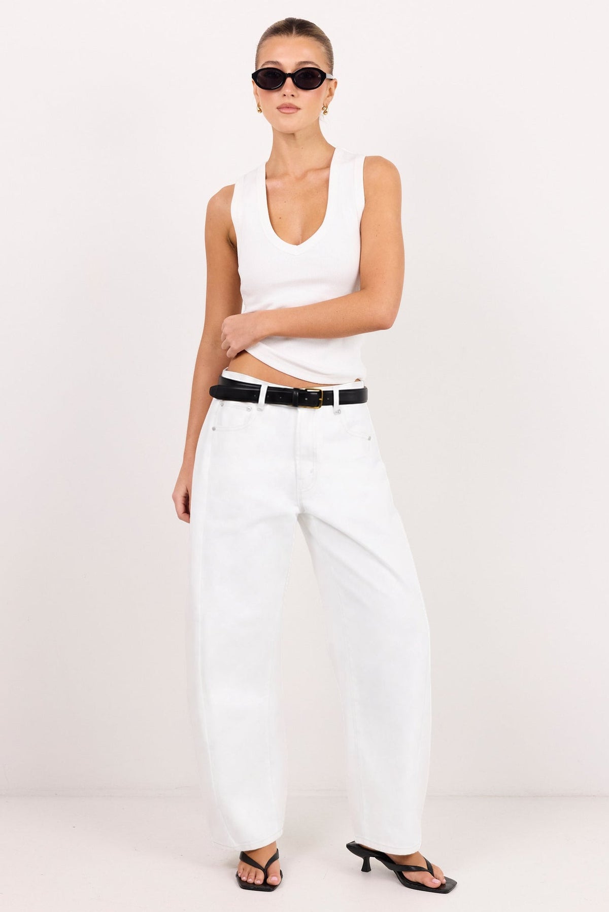 AMONG THE BRAVE VARSITY FOWARD SEAM BARREL JEANS