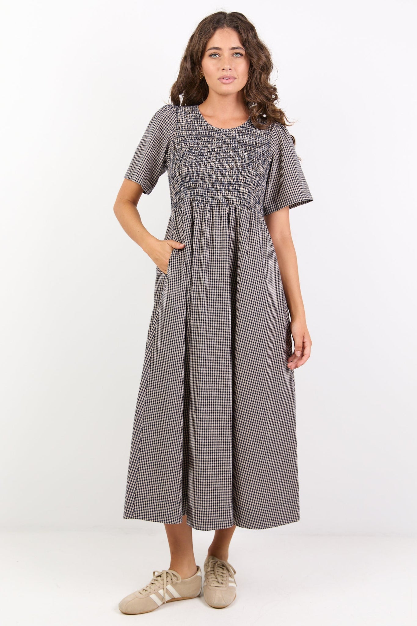 WREN MINI GINGHAM COTTON SHORT SLEEVE SHIRRED BODICE MIDI DRESS