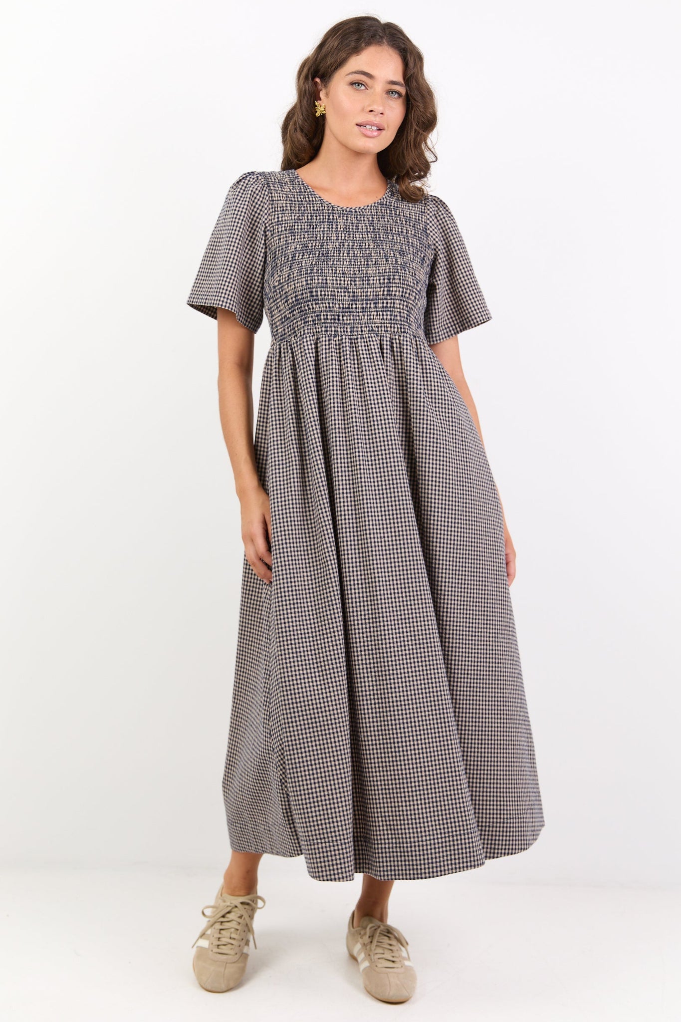 WREN MINI GINGHAM COTTON SHORT SLEEVE SHIRRED BODICE MIDI DRESS