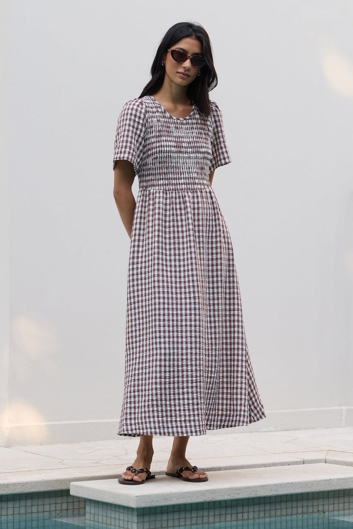 AMONG THE BRAVE WREN GINGHAM SS SHIRRED BODICE MIDI DRESS