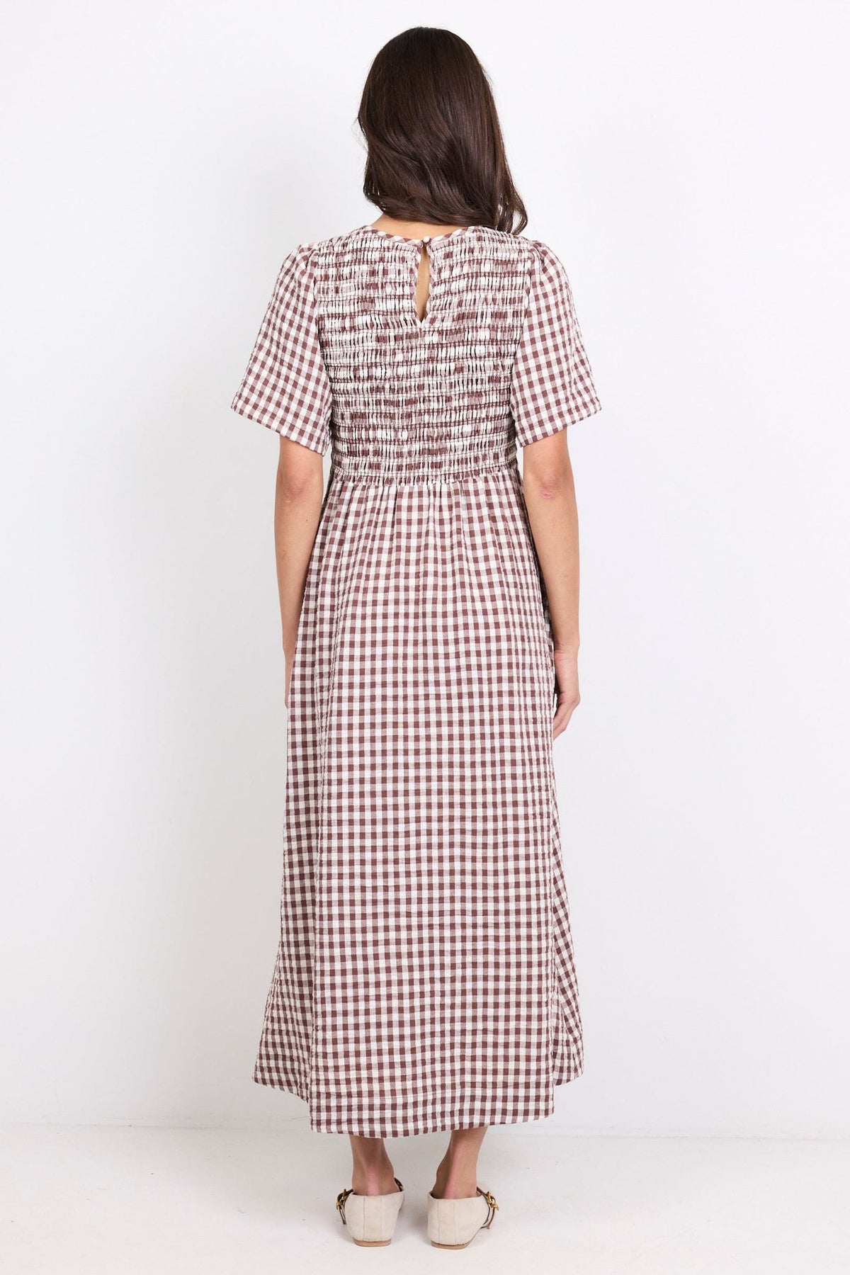 AMONG THE BRAVE WREN GINGHAM SS SHIRRED BODICE MIDI DRESS