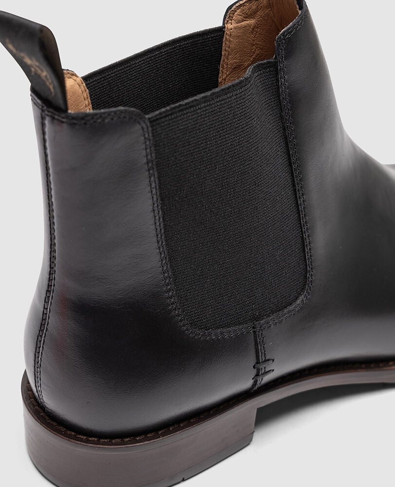 RODD &amp; GUNN FARMLANDS CHELSEA BOOT