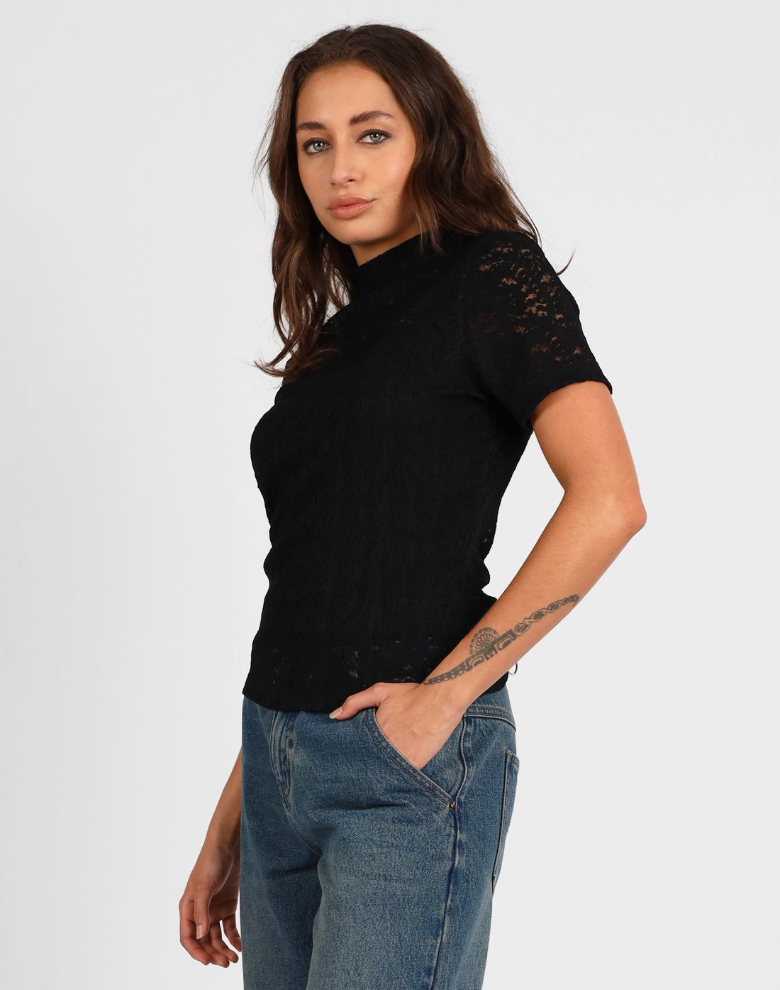 STORM HIGH NECK LACE TOP