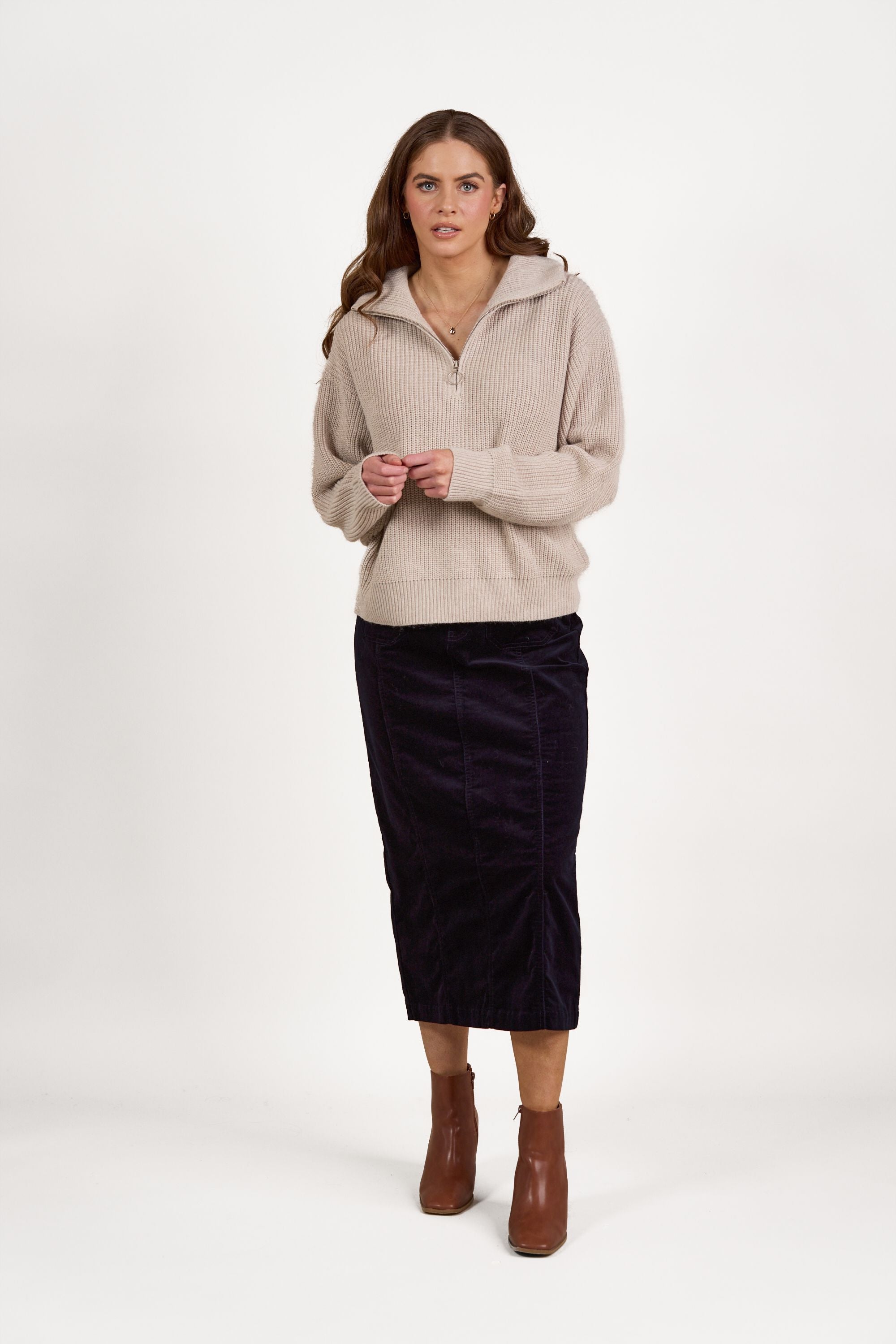 VASSALLI RELAXED FIT HALF ZIP SWEATER WITH COLLAR