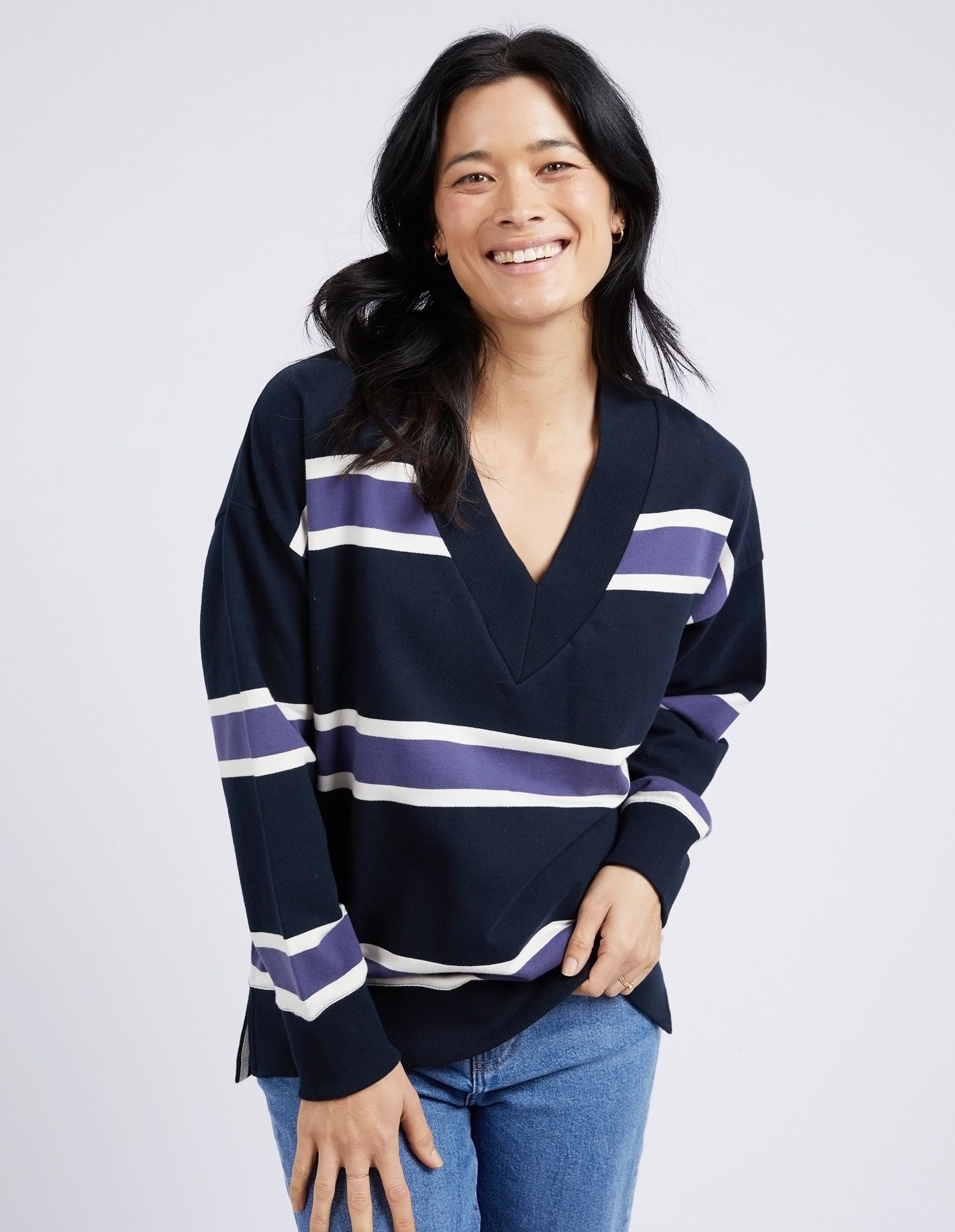ELM PEAK VEE FLEECE
