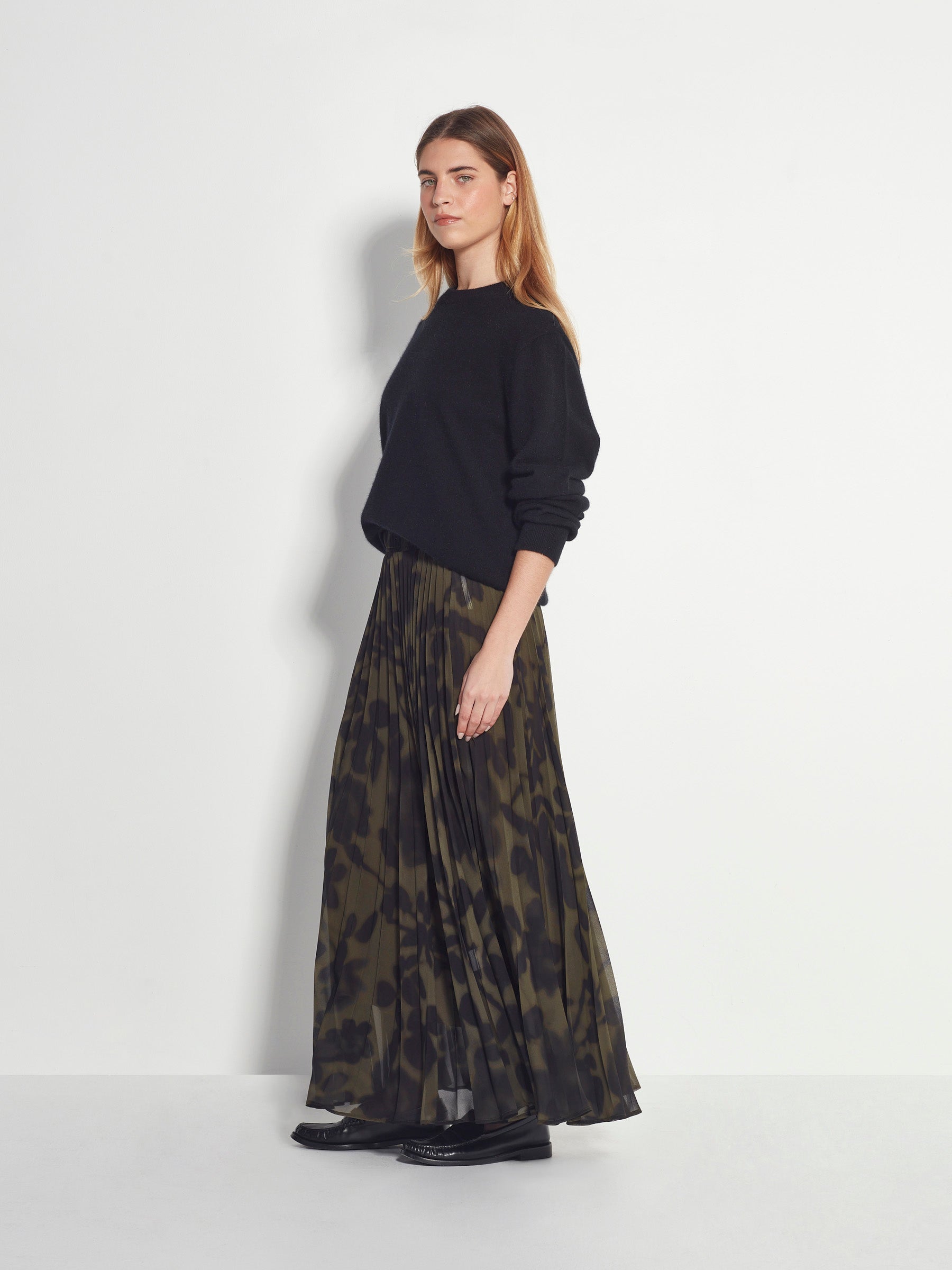 JULIETTE HOGAN DION CREW ( PERINO KNIT )